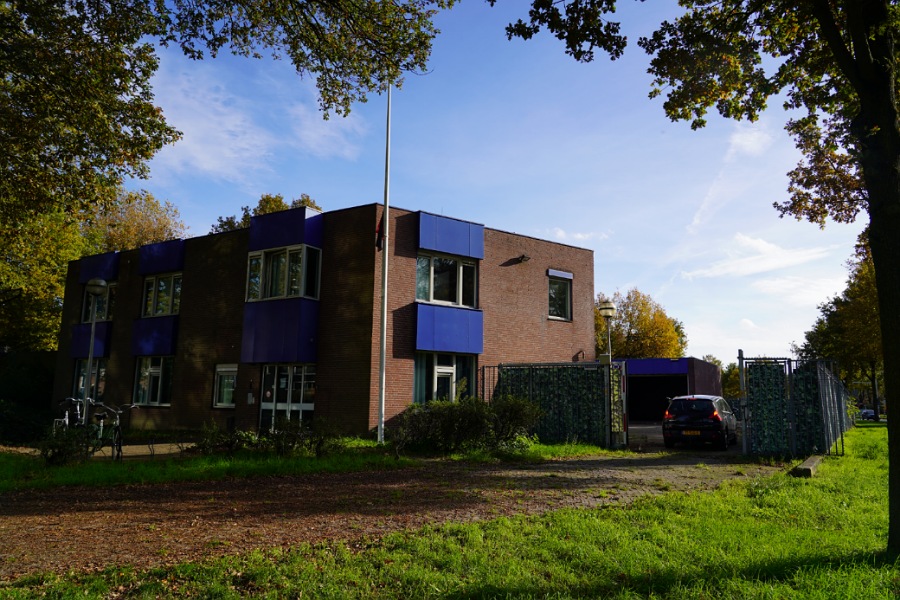 Voormalig politiebureau bezet door krakers