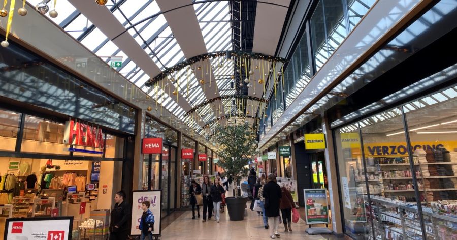 Sfeervol Winkelcentrum Dukenburg voor de komende feestdagen.