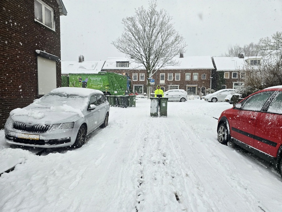 Code oranje: Dar stopt door winterweer met afval ophalen