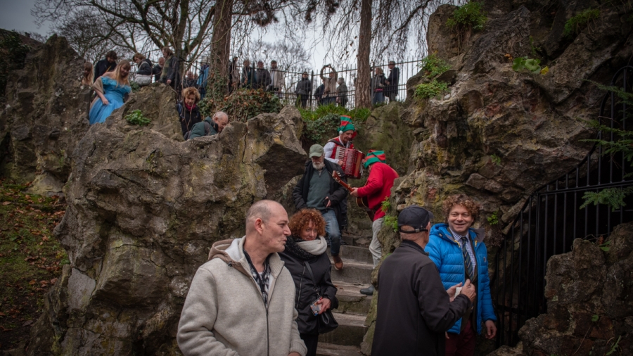 [Foto's] De 'Sprookjesgrot' in het Kronenburgerpark officieel geopend