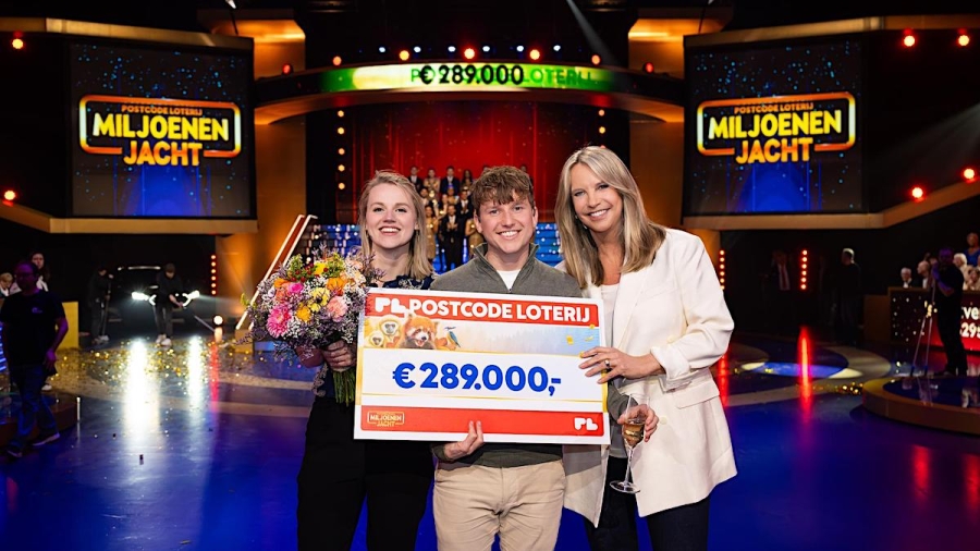 Jasper (28) uit Nijmegen wint 289.000 euro in finale van Postcode Loterij Miljoenenjacht
