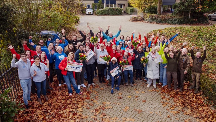 Inwoners Weezenhof verdelen 1 miljoen euro van de Postcode Loterij