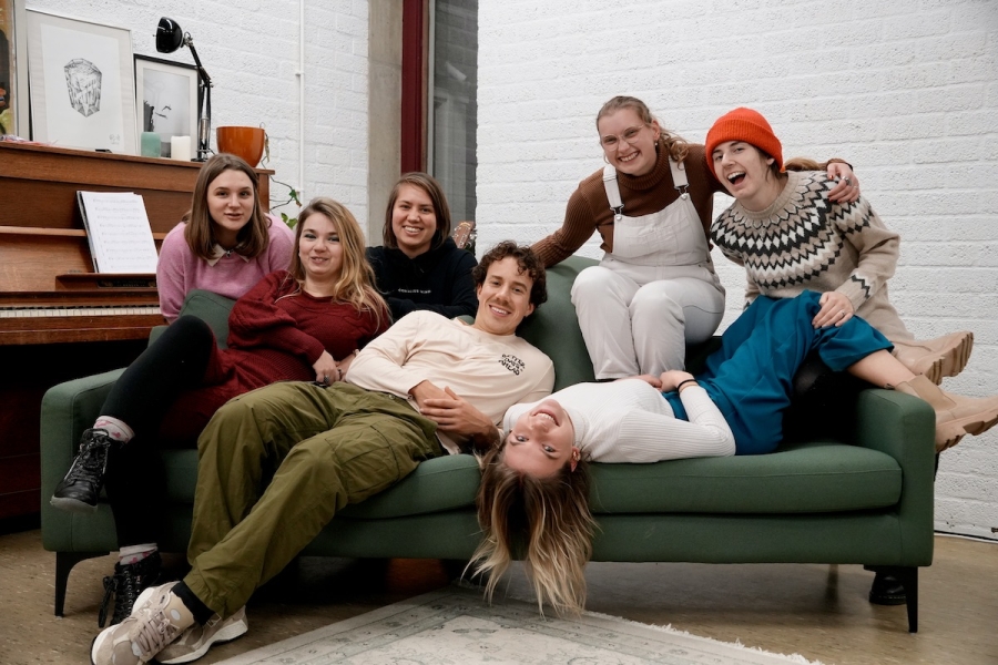 Maatschappelijke voorstelling “De onzichtbare zorgdragers…ssst!!” in de Thiemeloods